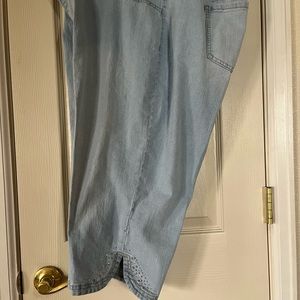 Women knee knockers jeans